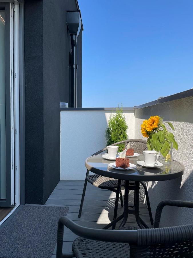 Apartamenty Morzeblizej Kolobrzeg Exterior photo
